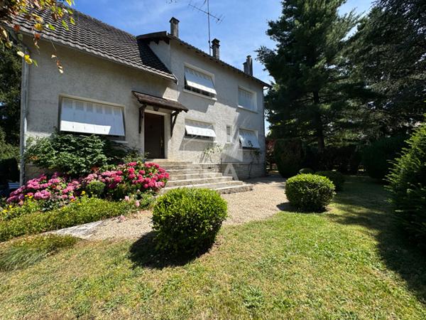 A vendre, charmante MAISON type 8 à 15 min du centre ville de Périgueux