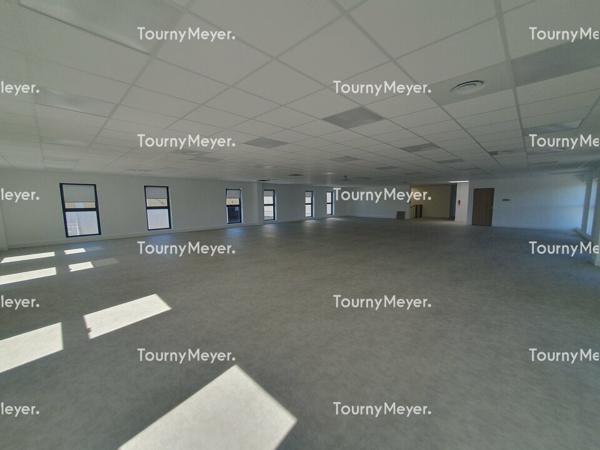 A LOUER - BLANQUEFORT - ENTREPOTS/LOCAUX ACTIVITES