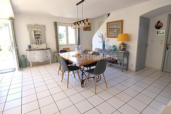 Vente Villa124 m² - 4 Pièces - SAINT RAPHAEL (83700)