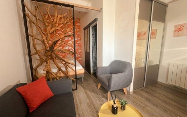 Appartement à vendre    1 pièce •  Nîmes