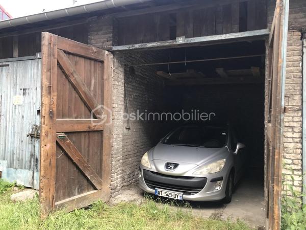 PROCHE METRO / GARE
Rare à la vente et à ce prix ! 
très grand garage aux volumes impressionnants
Située dans une copropriété et sécurisé par portail
Pour toutes questions
Sébastien AELBRECHT 06x50x08x81x70