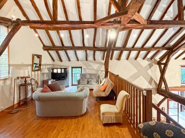 Propriété 358 m2 à vendre -avec 7700 m2 de parc - Maison 8 pièces de 234 m2, gîte de 124 m2 et piscine proche de MARCIAC (32)