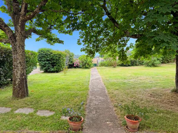 Propriété 358 m2 à vendre -avec 7700 m2 de parc - Maison 8 pièces de 234 m2, gîte de 124 m2 et piscine proche de MARCIAC (32)