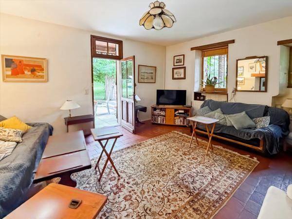 Propriété 358 m2 à vendre -avec 7700 m2 de parc - Maison 8 pièces de 234 m2, gîte de 124 m2 et piscine proche de MARCIAC (32)
