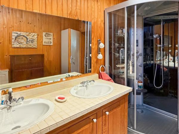 Propriété 358 m2 à vendre -avec 7700 m2 de parc - Maison 8 pièces de 234 m2, gîte de 124 m2 et piscine proche de MARCIAC (32)