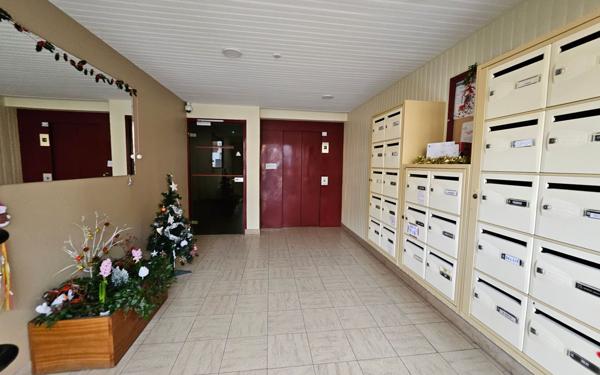 Appartement à louer    3 pièces • 77 m2 Amiens