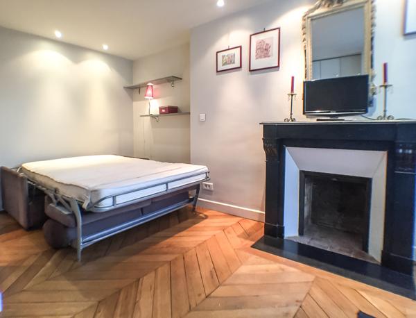 Secteur Cherche-Midi - Joli studio en étage au calme sur cour