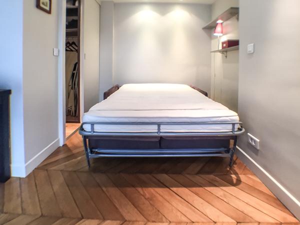 Secteur Cherche-Midi - Joli studio en étage au calme sur cour