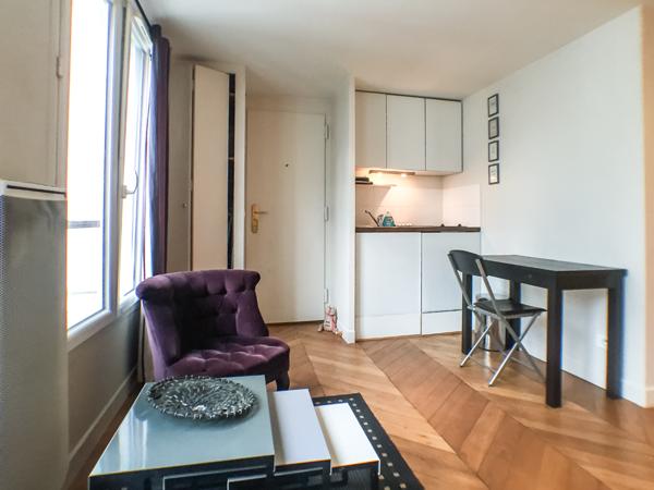 Secteur Cherche-Midi - Joli studio en étage au calme sur cour