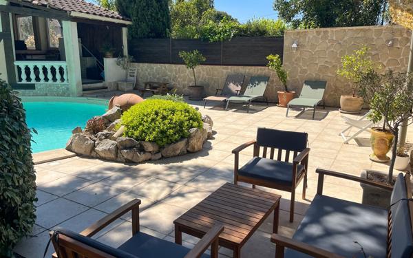 Maison à vendre    5 pièces •  Caumont-sur-Durance