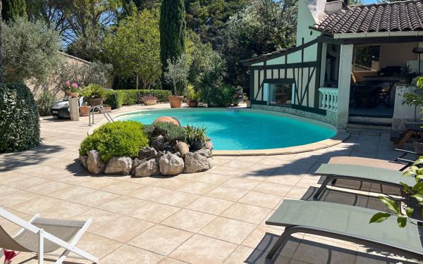 Maison à vendre    5 pièces •  Caumont-sur-Durance