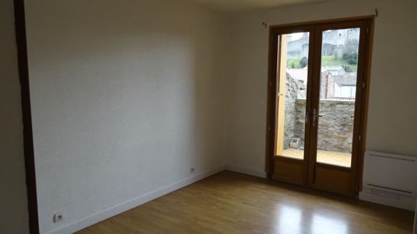 APPARTEMENT RENOVE AVEC TERRASSE VUE CITE