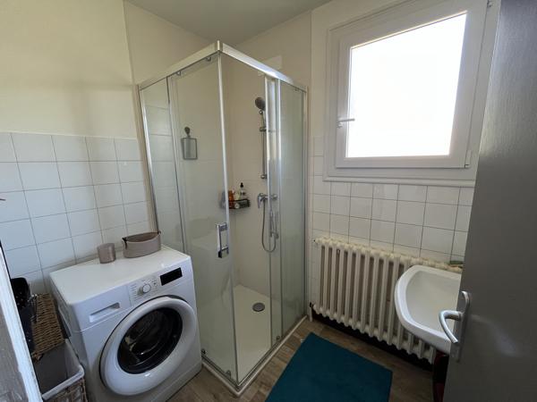 À LOUER...Appartement en centre ville Pontivy (56300)