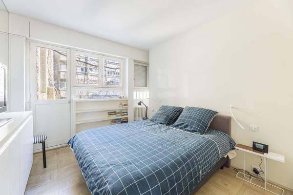 Appartement F4 à vendre  3 pièces - 85 m2 PARIS - 75007