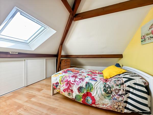 Maison d'architecte avec piscine , Verrières-le-Buisson , DPE C, pompe à chaleur, Isolation intérieur et exterieur,  TRÈS bon état