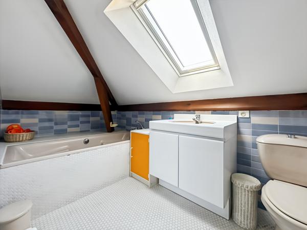 Maison d'architecte avec piscine , Verrières-le-Buisson , DPE C, pompe à chaleur, Isolation intérieur et exterieur,  TRÈS bon état