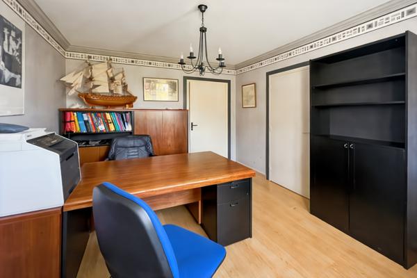 Maison d'architecte avec piscine , Verrières-le-Buisson , DPE C, pompe à chaleur, Isolation intérieur et exterieur,  TRÈS bon état