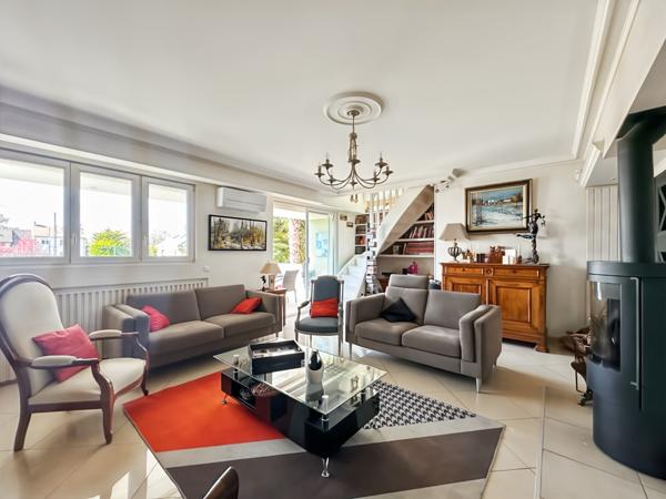 Maison d'architecte avec piscine , Verrières-le-Buisson , DPE C, pompe à chaleur, Isolation intérieur et exterieur,  TRÈS bon état