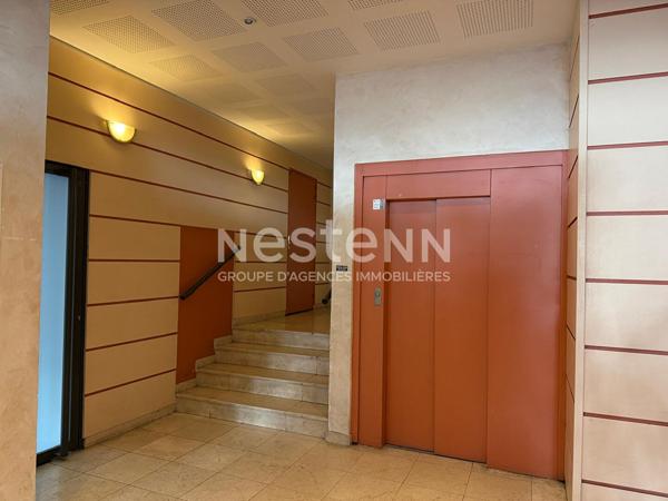 Grand Studio rénové de 40 m2 plein centre Avenue Franklin Roosevelt - 69500 BRON