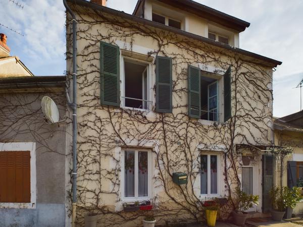 Saint-Saulge (58330) À VENDRE – MAISON DE VILLAGE À SAINT-SAUGE (58 130) – CHARME DE L’ANCIEN ET CONFORT MODERNE