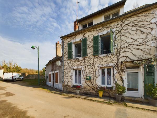 Saint-Saulge (58330) À VENDRE – MAISON DE VILLAGE À SAINT-SAUGE (58 130) – CHARME DE L’ANCIEN ET CONFORT MODERNE