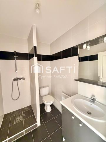 Bel appartement dernier étage avec ascenseur, 2 places de parking et et terrasse 15m2!