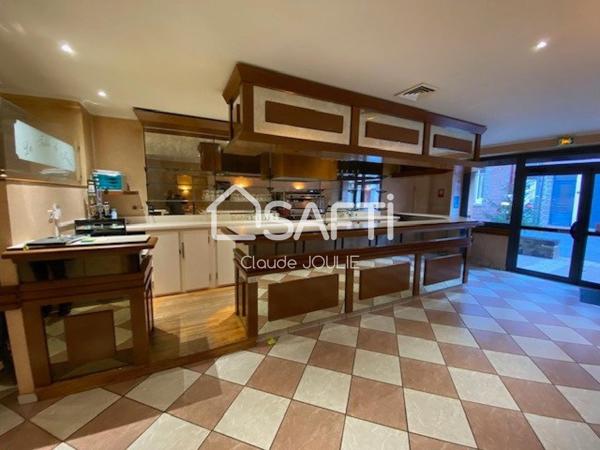 Ancien Hôtel - Restaurant - 623 m² à Saint Cyprien sur Dourdou