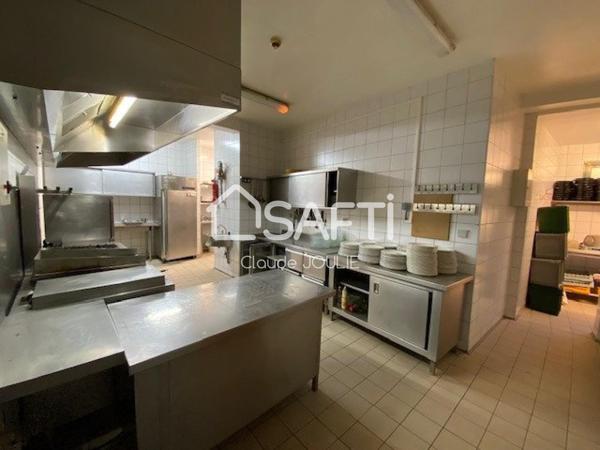 Ancien Hôtel - Restaurant - 623 m² à Saint Cyprien sur Dourdou