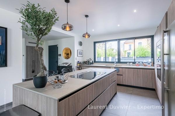 Colombes (92700) UNIQUE - Maison d’architecte de 2021 de plus de 263m2 dans quartier pavillonnaire recherché de Colombes