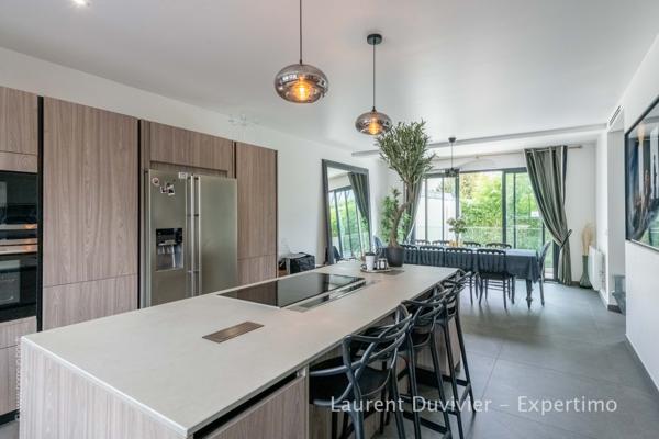 Colombes (92700) UNIQUE - Maison d’architecte de 2021 de plus de 263m2 dans quartier pavillonnaire recherché de Colombes