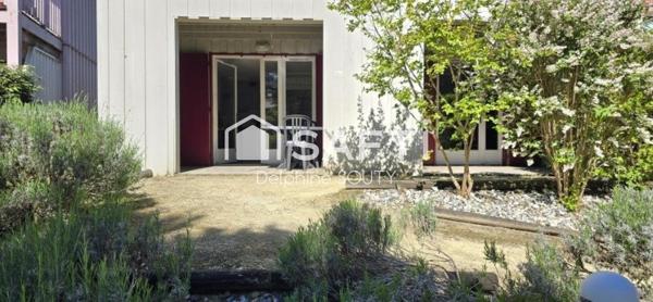 Studio avec terrasse dans résidence avec piscine