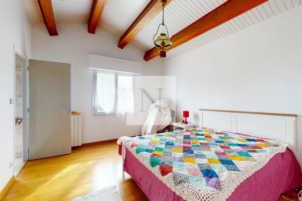 Maison familiale de 226 m² avec piscine et jardin – Saint-Vivien