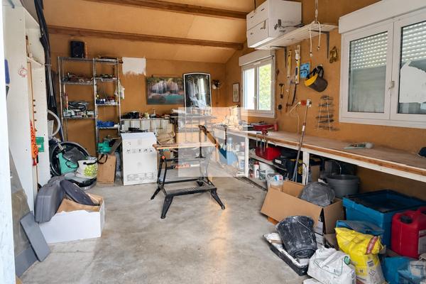 Maison familiale de 226 m² avec piscine et jardin – Saint-Vivien