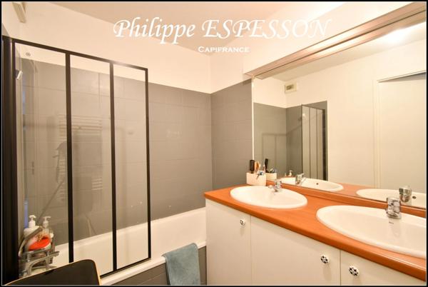 SUPERBE APPARTEMENT T3 AVEC GRANDE TERRASSE-RESIDENCE SECURISEE AVEC PISCINE SUR AGEN (47)