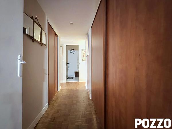 VENTE : appartement (111 m² Carrez) à centre-ville de COUTANCES - Garage - Caves - Grenier COUTANCES