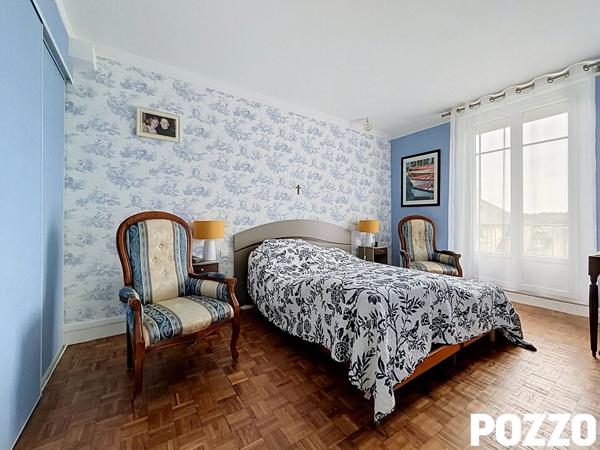 VENTE : appartement (111 m² Carrez) à centre-ville de COUTANCES - Garage - Caves - Grenier COUTANCES