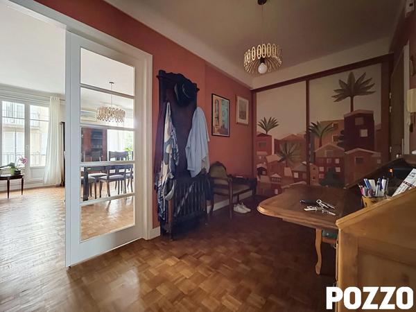 VENTE : appartement (111 m² Carrez) à centre-ville de COUTANCES - Garage - Caves - Grenier COUTANCES