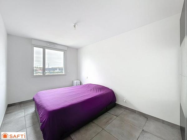 Bel appartement F3 avec balcon et stationnements