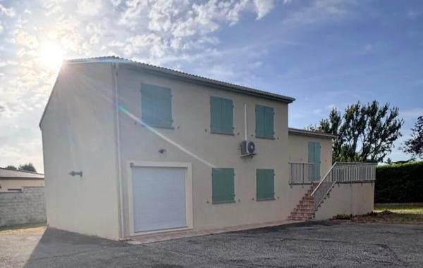 Vente                                                      Maison
                        
                     7 pièces                      172 m2                     à Alixan