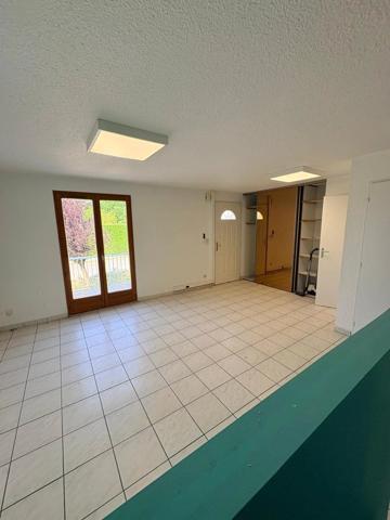 Vente                                                      Maison
                        
                     7 pièces                      172 m2                     à Alixan