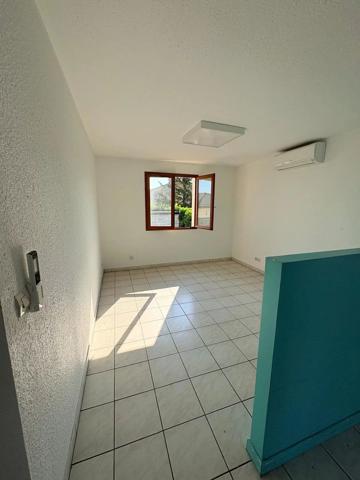 Vente                                                      Maison
                        
                     7 pièces                      172 m2                     à Alixan