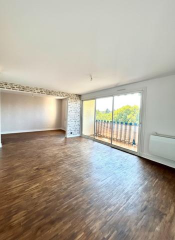 Appartement avec Balcon et Garage 116m2 au calme , Aurillac