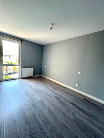 Appartement avec Balcon et Garage 116m2 au calme , Aurillac