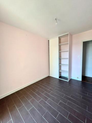 Appartement avec Balcon et Garage 116m2 au calme , Aurillac