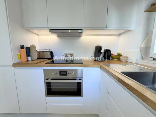 Vente                                                      Appartement
                        
                     3 pièces                      47 m2                     à Sainte-Maxime