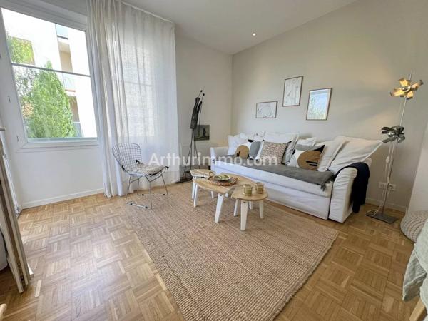 Vente                                                      Appartement
                        
                     3 pièces                      47 m2                     à Sainte-Maxime