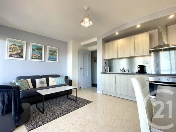 Appartement T3 à vendre  3 pièces - 48,63 m2 LE LAVANDOU - 83