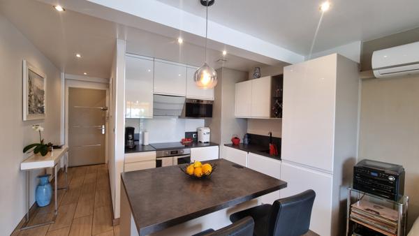 Golfe Juan (06220) GOLFE JUAN APPARTEMENT 2 PIECES EN FRONT DE MER