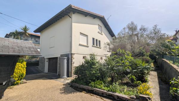 Maison Hendaye 5 pièce(s) 116 m2 de superficie habitable et 154 m² au total, plus garage 70m² et cellier de 12m².