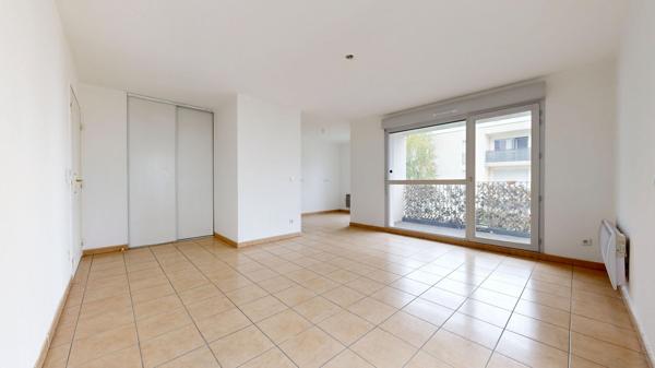Appartement Meyzieu 3 pièces 62.5 m2 + balcon + parking - centre ville , Meyzieu